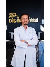 Dr Veyis Yılmaz, Dentist — İstanbul Diş Akademisi