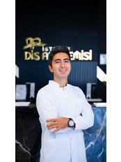 Dr Deniz Çağlar, Dentist — İstanbul Diş Akademisi