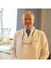 Dr Eşref Bildir, Dentist — Ortodent Dental Clinic